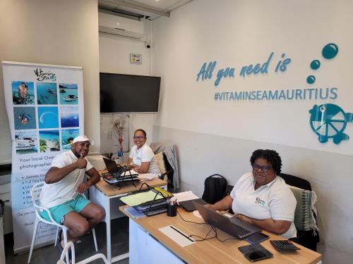 L'Estuaire Seafront Apartment Black River