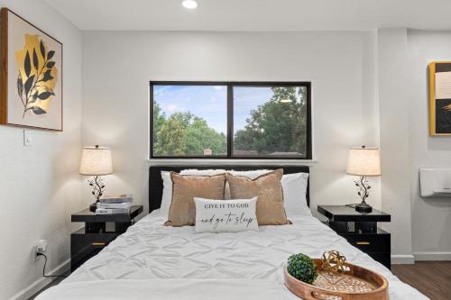 White Pearl Retreat in Downtown in Denver, USA