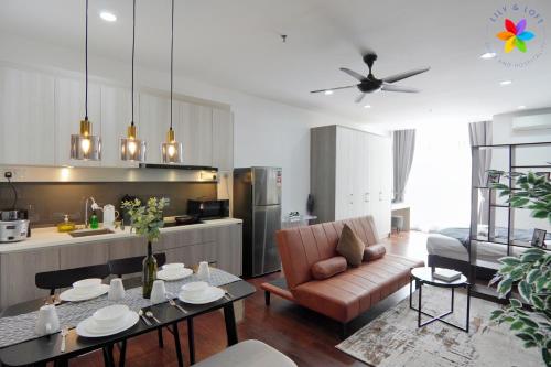 Lily and Loft - Queensville @ Kuala Lumpur - Netflix, Kuala Lumpur (fotografie 2)