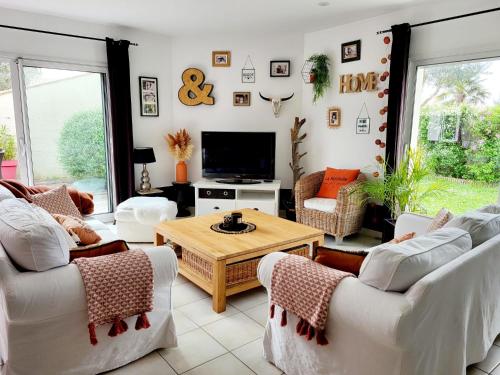 Koplietošanas atpūtas telpa ar TV, Villa CLOTESS in Dompierre-sur-Mer