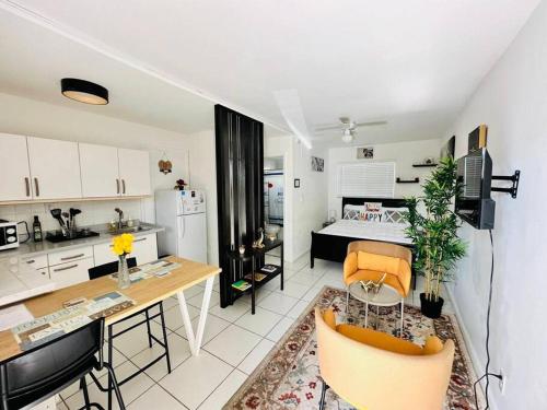 Cozy apartment near Seminole Hard Rock Cafe in Hollywood, USA