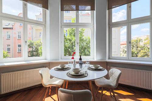 2 bedrooms, 4 beds