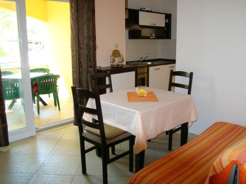Apartments Buturić