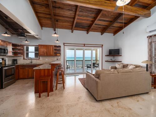 Residences at Barrier Reef 1-1C Oceanfront 2 BR by Stay Floreo, San Pedro (fotografie 8)