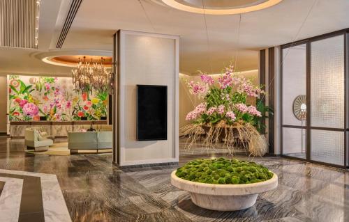 Lobby, Mandarin Oriental, Singapore in Marina Bay