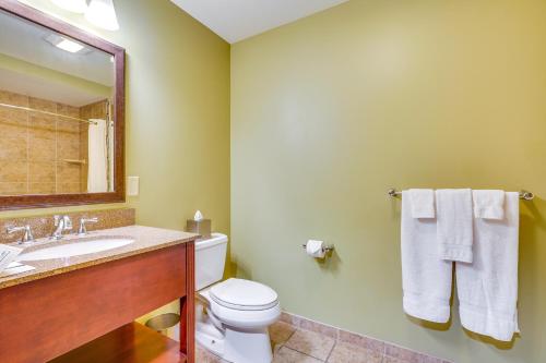 Ellicottville Condo Near Sky High Adventure Park! in Ellicottville, USA