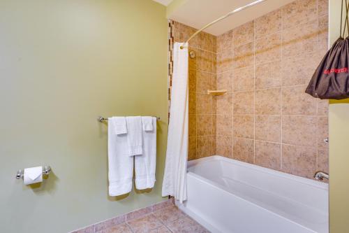 Ellicottville Condo Near Sky High Adventure Park! in Ellicottville, USA