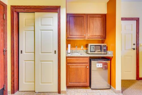 Ellicottville Condo Near Sky High Adventure Park! in Ellicottville, USA