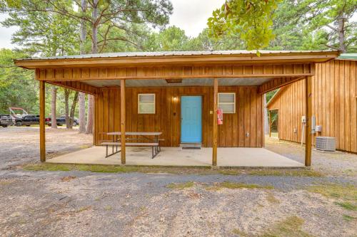 0 5 Mi to Lake Patio at Heber Springs Cabin!