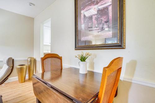 Charming Sanford Retreat, Half-Mi to Riverwalk! in Sanford, USA