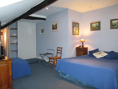 1 queen bed, 2 twin beds