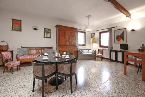 Venice Homes & Holidays - image 5