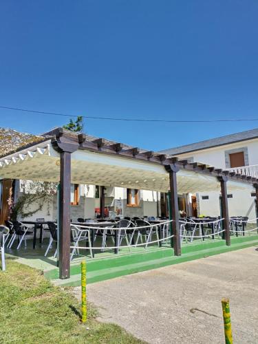 Hostal Restaurante Parajes - 숙소 외관