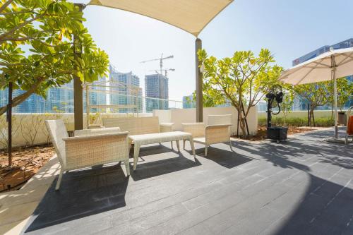 Burj Khalifa Canal View Fully Furnished Studio At Damac Prive - Facilities