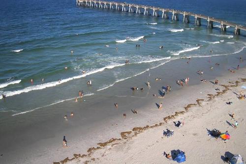 Fabulous Getaway 6 blocks from the Ocean in Jacksonville Beach, USA