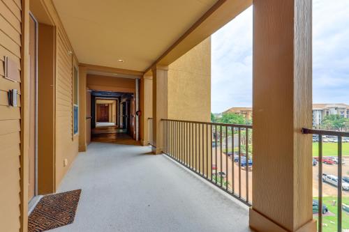 Lake LBJ Condo w/ Private Balcony, Lake Views in Horseshoe Bay (TX)