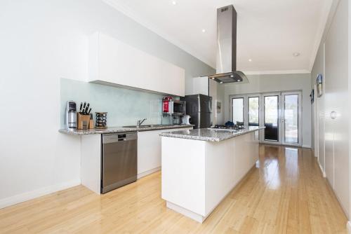 Ocean Sunset - Luxury Apartment with Ocean Views, Lancelin (zdjęcie 8)