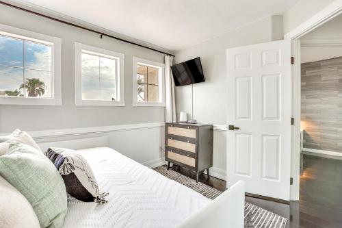 Upgraded Henderson Home with Tranquil Water Garden