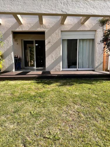 Costao das Gaivotas in Santinho Beach