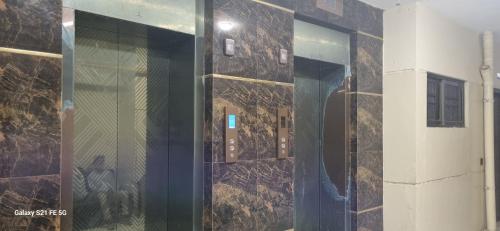 Luxury one Bedroom studio Apartment with Kitchen Gulistan Johar - image 12