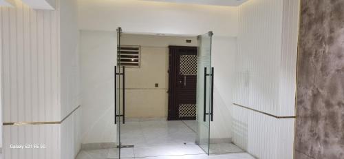 Luxury one Bedroom studio Apartment with Kitchen Gulistan Johar - image 3