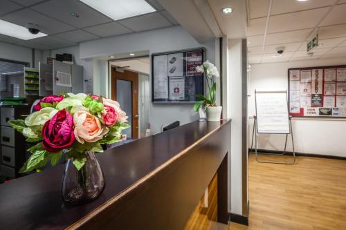 LSE Rosebery Hall - image 6