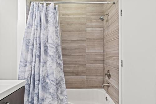 Fancy 4 Bedroom w HotTub in Philadelphia, USA