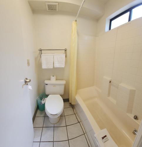 Formosa Inn – Fresno, CA