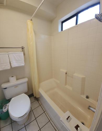Formosa Inn – Fresno, CA
