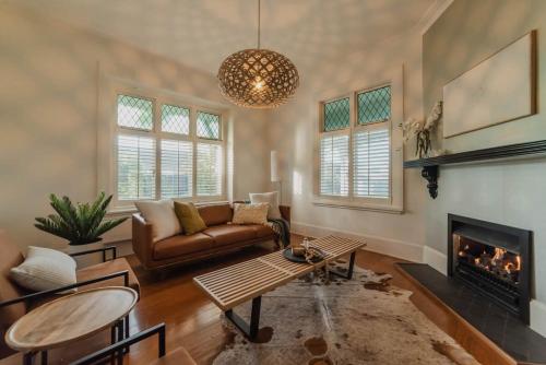 Bel Air Mansion - Sleeps 15 Villa in Fendalton