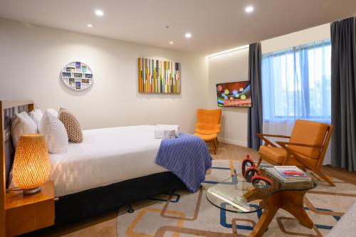 Superior King Room image 5