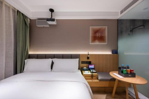 Double Room image 1