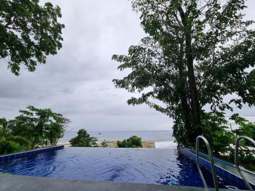 Ocean View Villa in Bohol in Lila