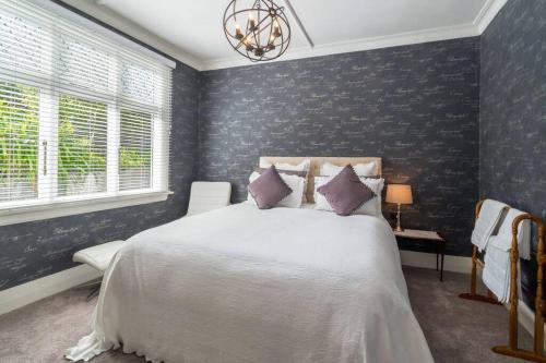 Sea Salt Apartment Dunedin 3 Bedrooms & Sea Views in West Dunedin