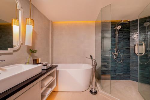 room detail thumbnail 2