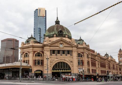 Central Chic & Cool Carlton Apartment on Elgin St