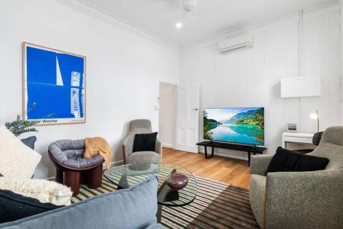 Central Chic & Cool Carlton Apartment on Elgin St