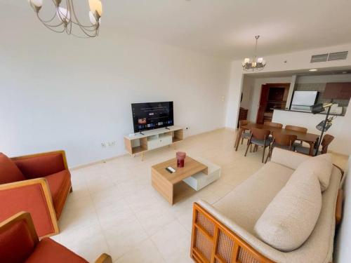 Luxury Holiday Home Just Minutes from Dubai's Global Village Your Perfect Getaway!, Dubaj (fotografie 4)