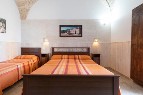 1 queen bed, 1 twin bed