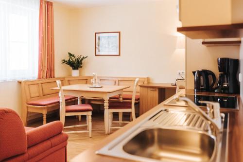 Hotel Schneider Dependance - image 2