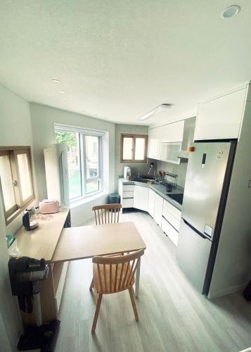 Kitchen, Kelly House in Jungsan