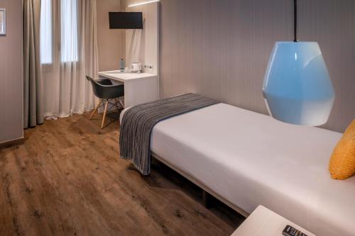 Hostal Operaramblas - image 4