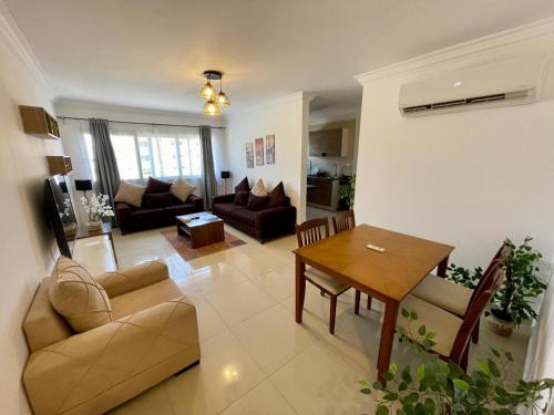 Ocean Blue Apartments - image 5