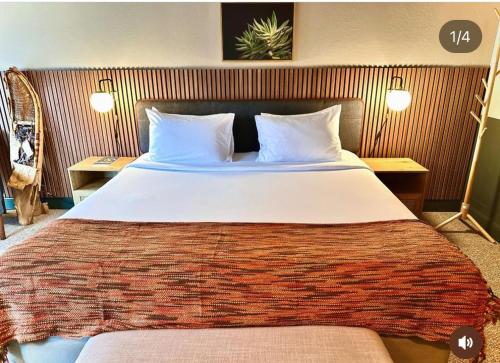 2 queen beds