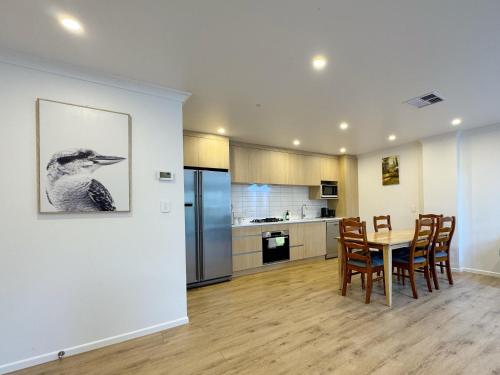 NO PARTY ALLOWED, Entire Brand New 3 bedroom townhouse, free unlimited fibre wifi and free parking NO PARTY ALLOWED, Entire Brand New 3 bedroom townhouse, free unlimited fibre wifi and free parking