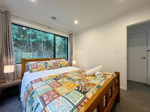 NO PARTY ALLOWED, Entire Brand New 3 bedroom townhouse, free unlimited fibre wifi and free parking NO PARTY ALLOWED, Entire Brand New 3 bedroom townhouse, free unlimited fibre wifi and free parking