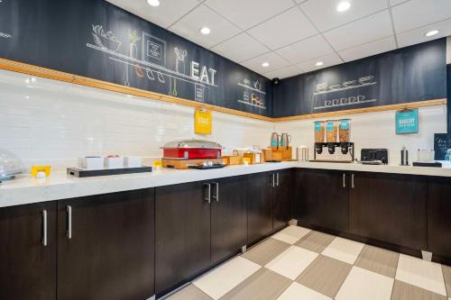 Hampton Inn Ridgefield Park - image 2