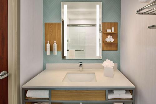 Hilton Garden Inn Anchorage - image 7