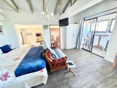 Studio with Ocean View image 3