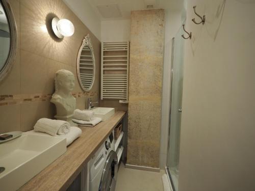 Saint Germain Elegant ChicSuites - main image